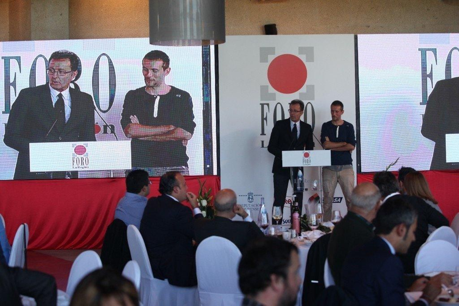 Karel de Beule, en el Foro La Región - 17