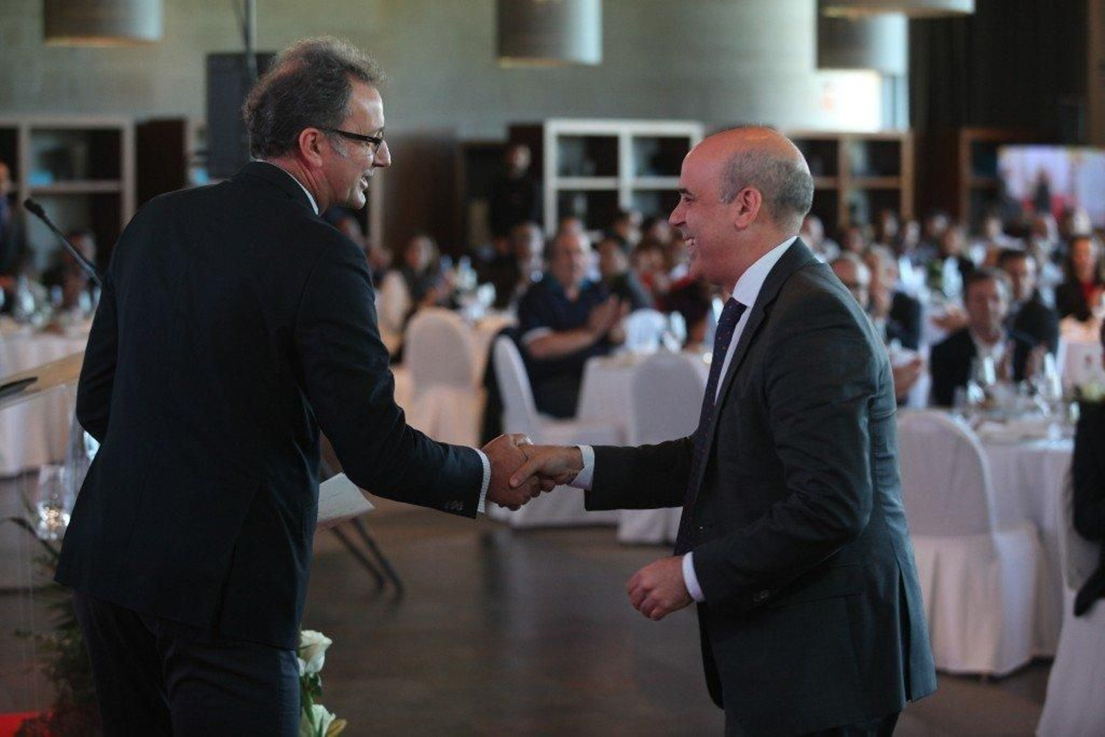 Karel de Beule, en el Foro La Región - 01
