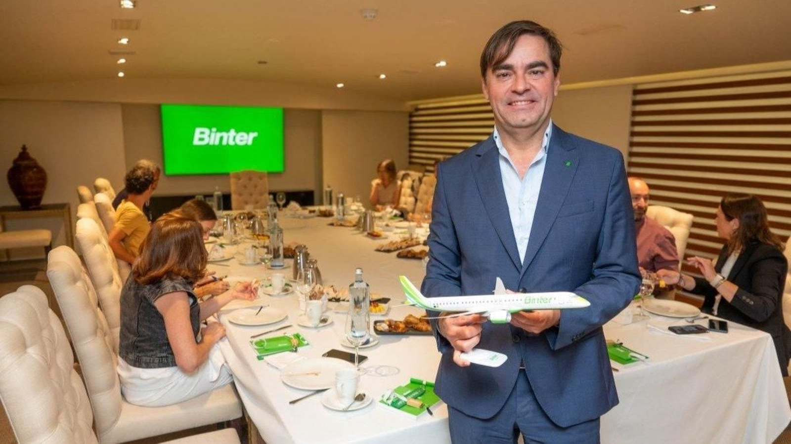El director comercial de Binter, Miguel Ángel Suárez, ayer en Vigo.