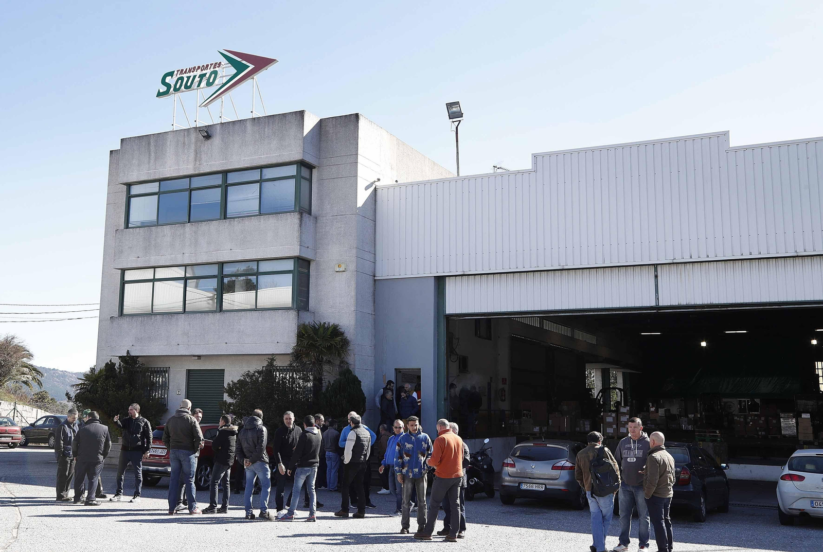 Instalaciones de Transportes Souto en Puxeiros.