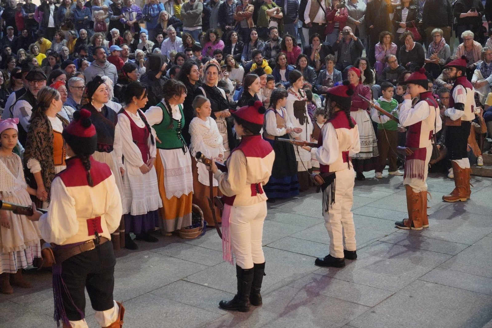 Las tropas francesas frente al pueblo de Vigo.