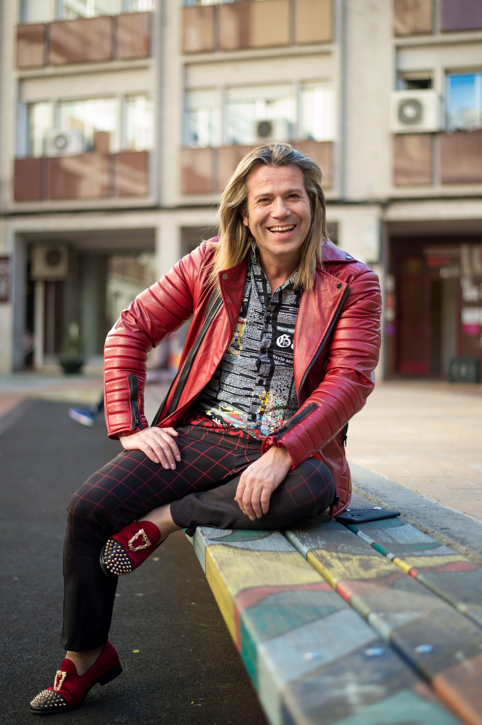 OURENSE (PRAZA PAZ NOVOA). 26/02/2019. OURENSE. Retrato de Paco Gallego, para el suplemento La Revista. FOTO: ÓSCAR PINAL