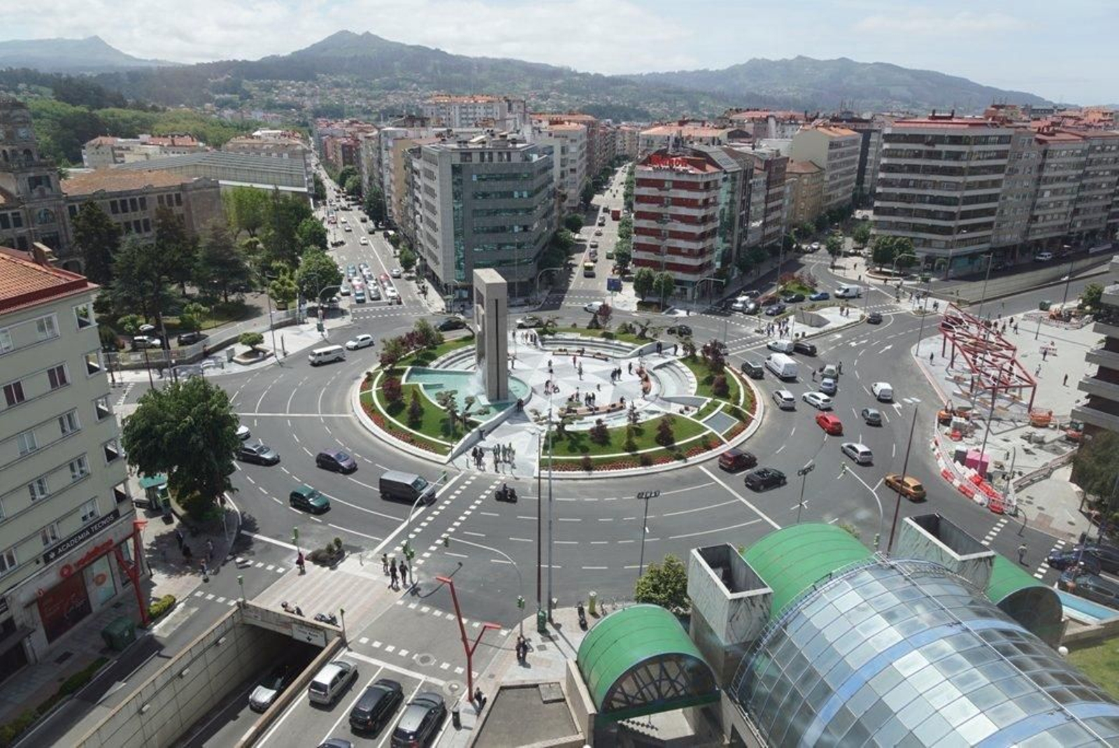 Vista aérea  de Plaza América // Vicente