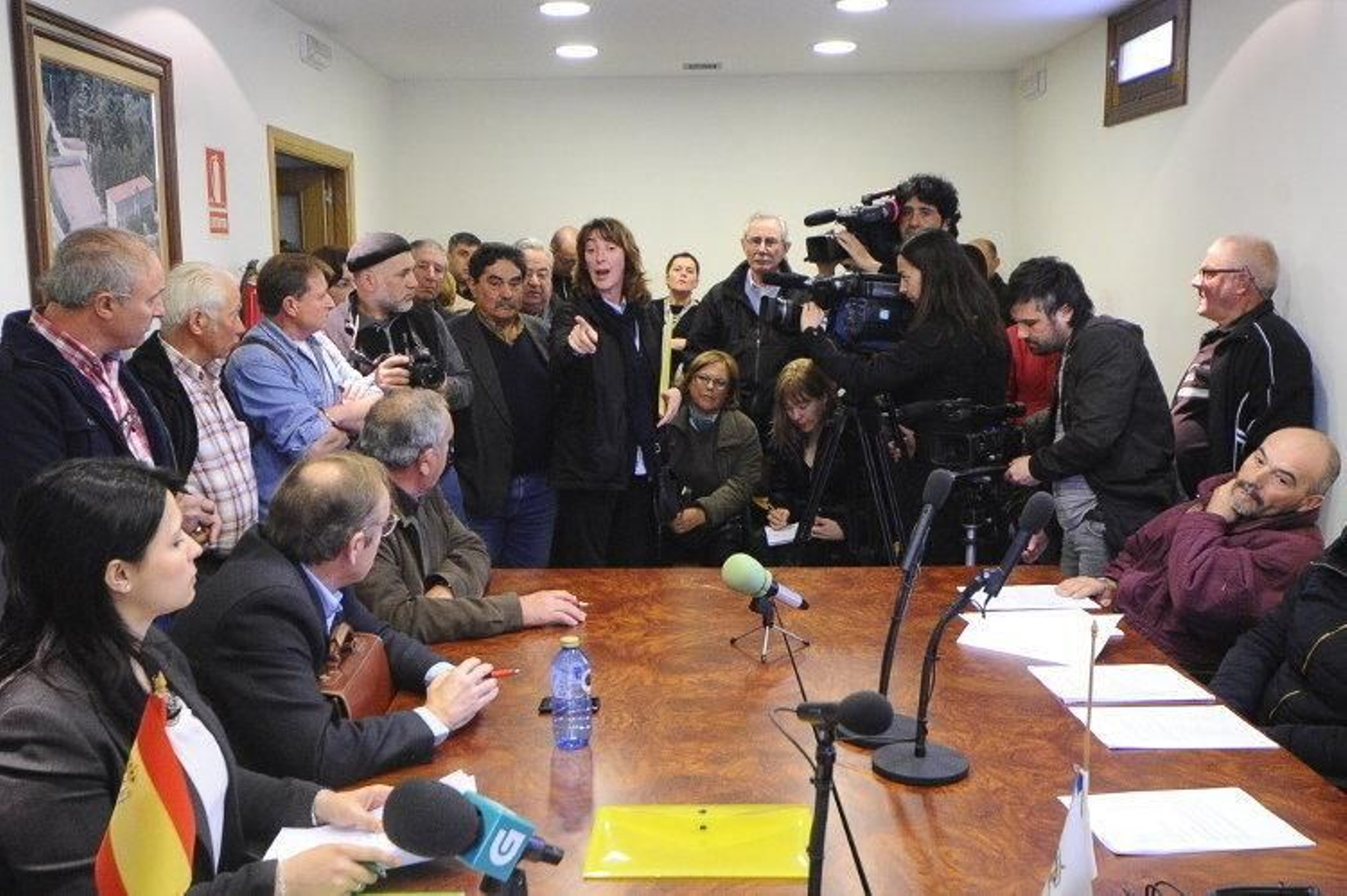 Imagen del pleno del pasado marzo que desencadenó un encierro de 20 días en el Concello (Foto: Martiño Pinal)