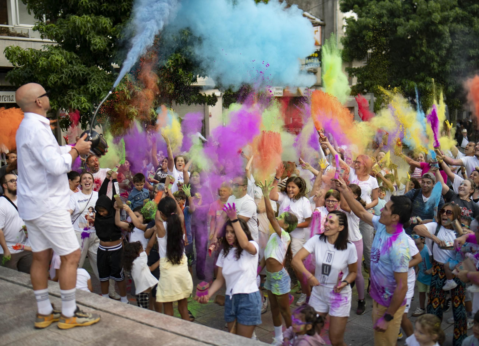 Galería | La fiesta de colores en Xinzo en imágenes