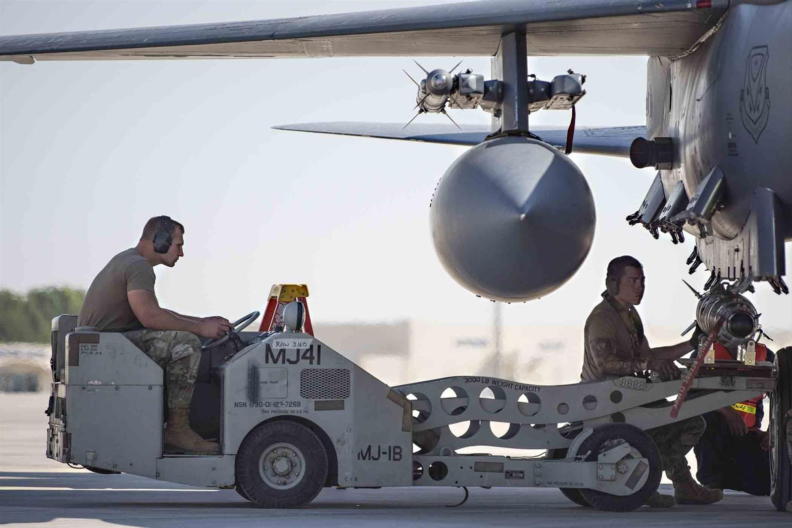 Irán ataca Emiratos y Bahréin