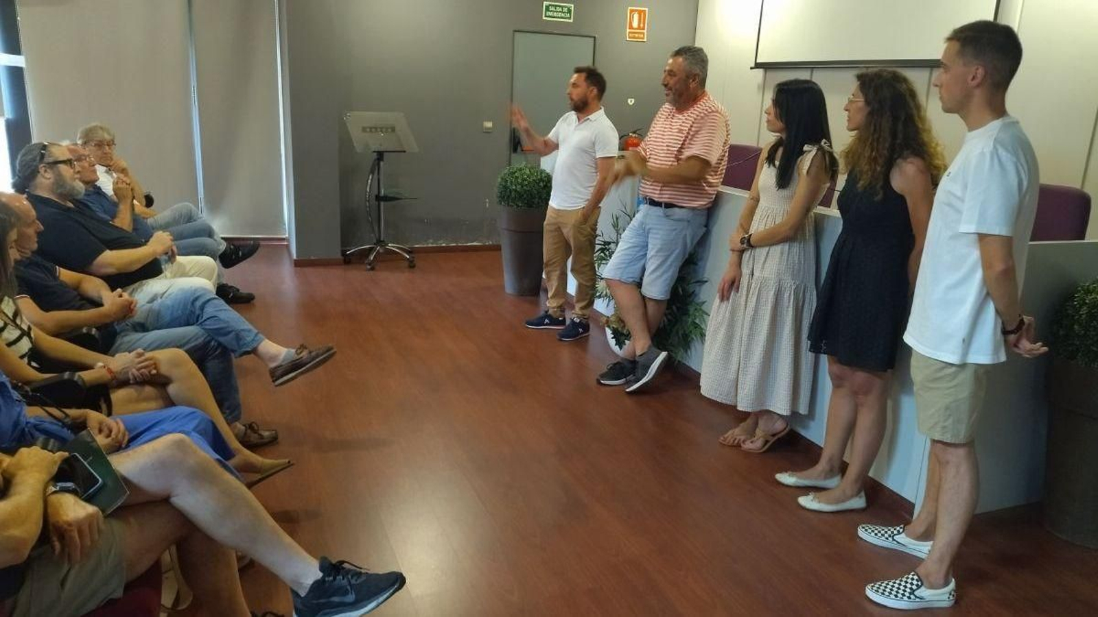 Reunión de la Plataforma Dereito ao Tren en O Barco.