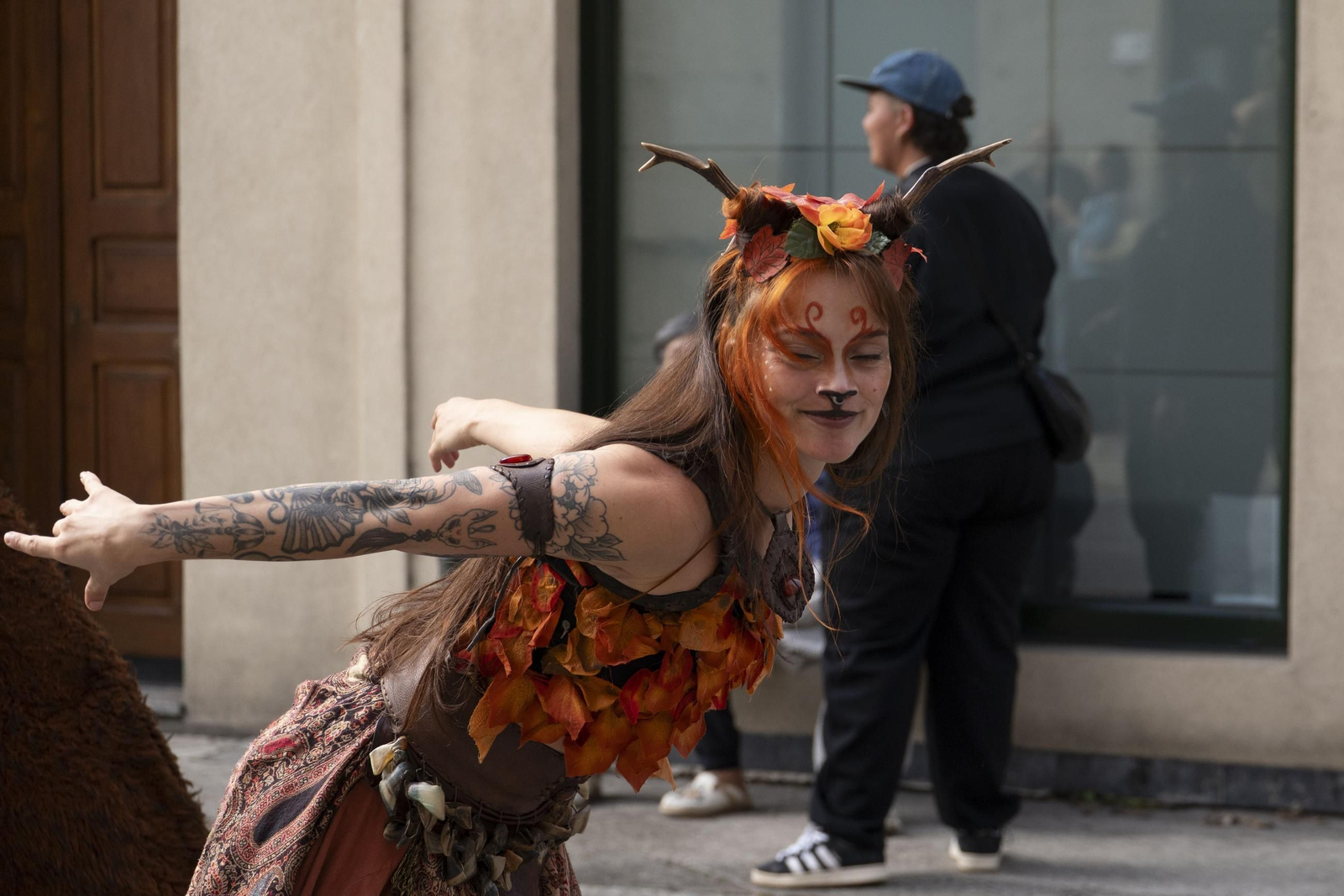 Galería | Reyes, clero, doncellas y caballeros desfilan por las calles de Ribadavia en la Festa da Istoria