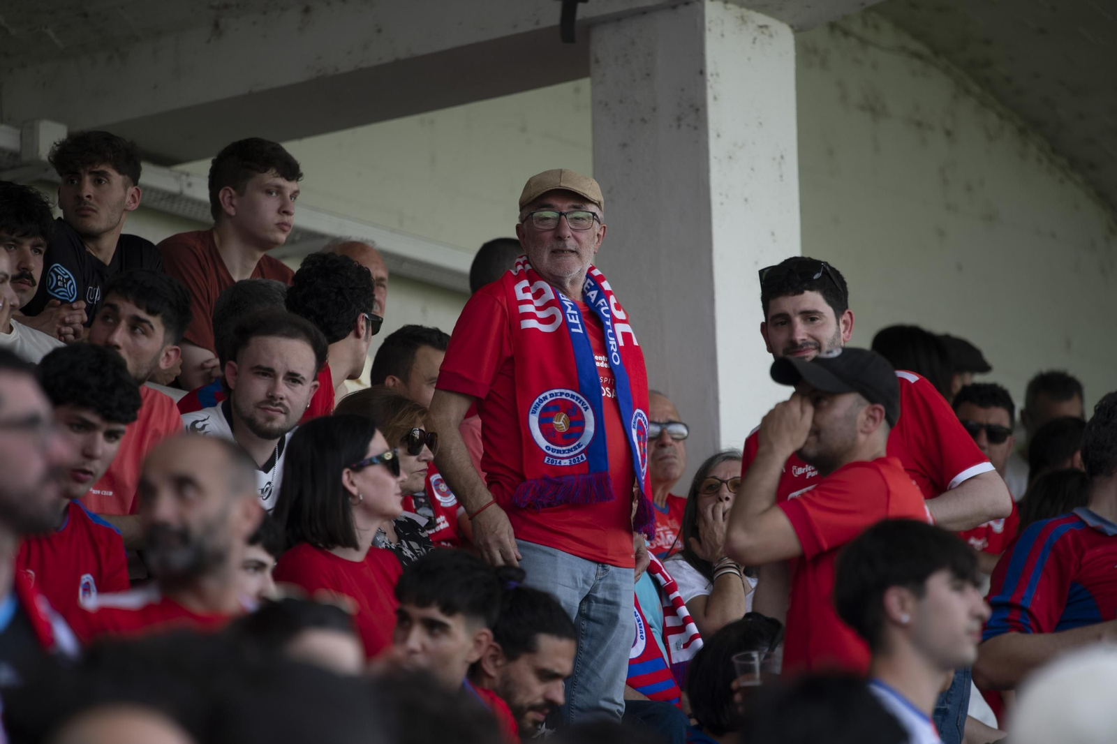 Galería | La UD Ourense quiere llegar a Primera Federación y la afición se vuelca con el equipo en O Couto