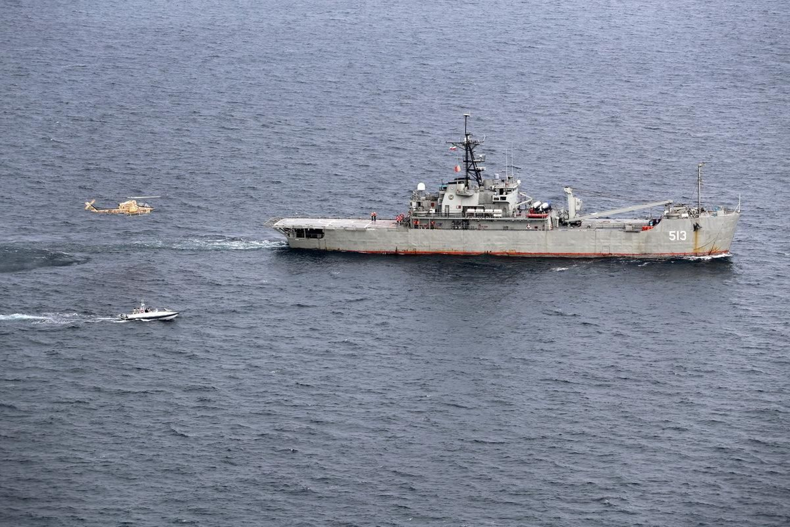 Barcos en el estrecho de Ormuz