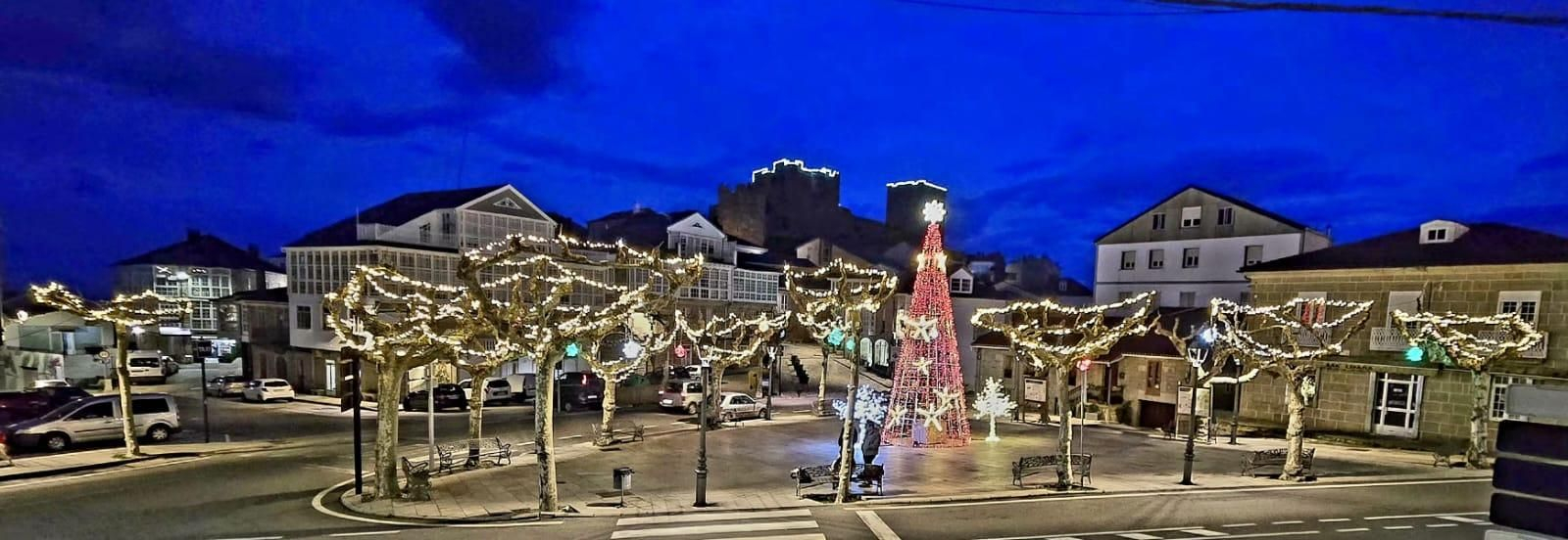 Galería | Castro Caldelas teje la Navidad punto a punto