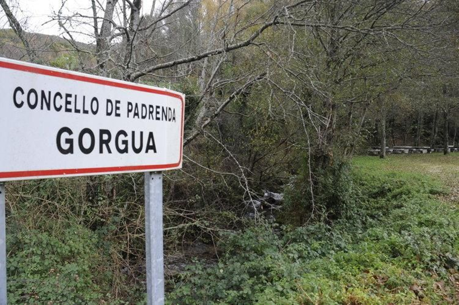 El río Gorgua a su paso por Padrenda.