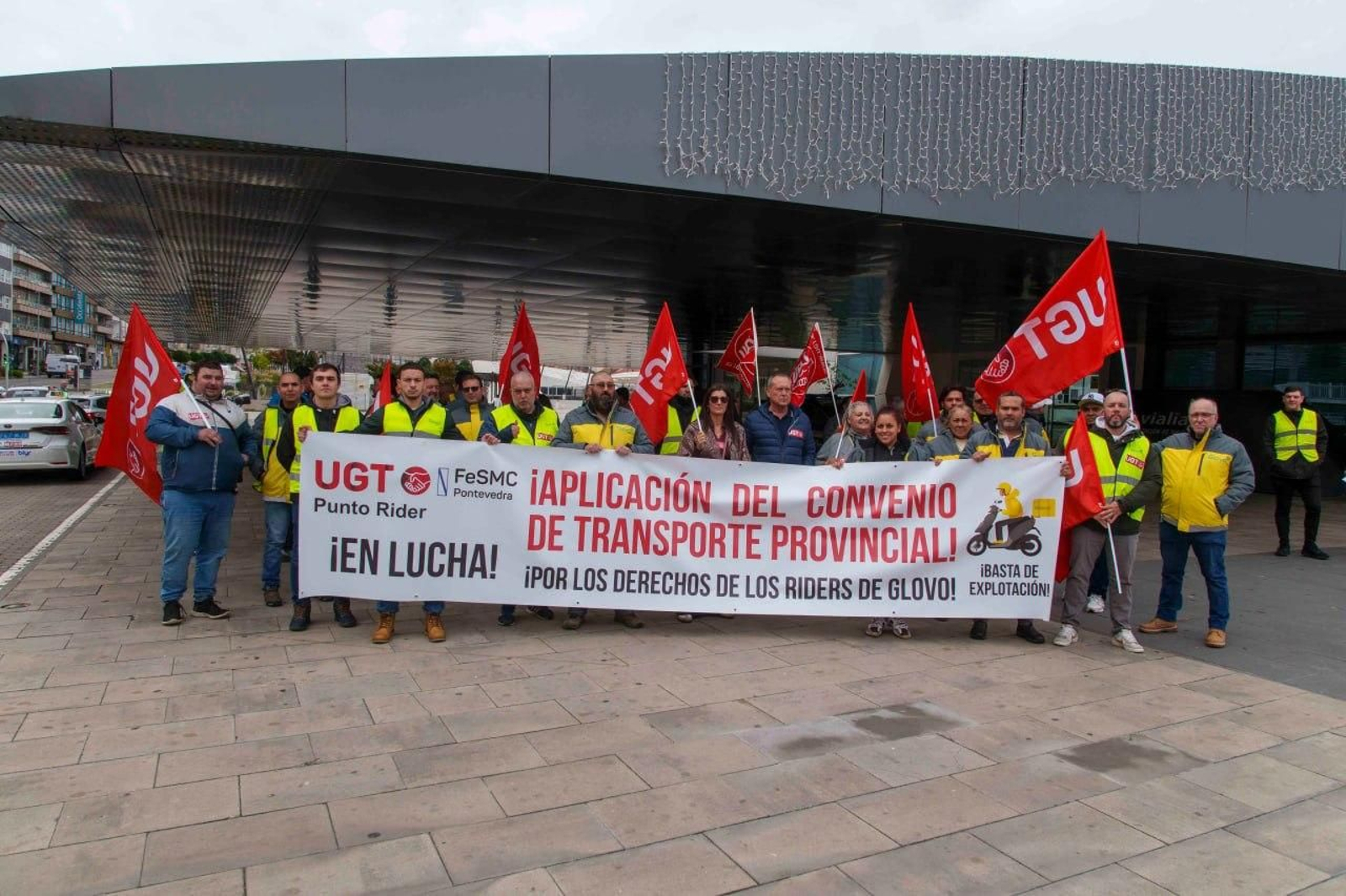 Trabajadores de Glovo en Vigo protestan para exigir mejoras laborales y salariales