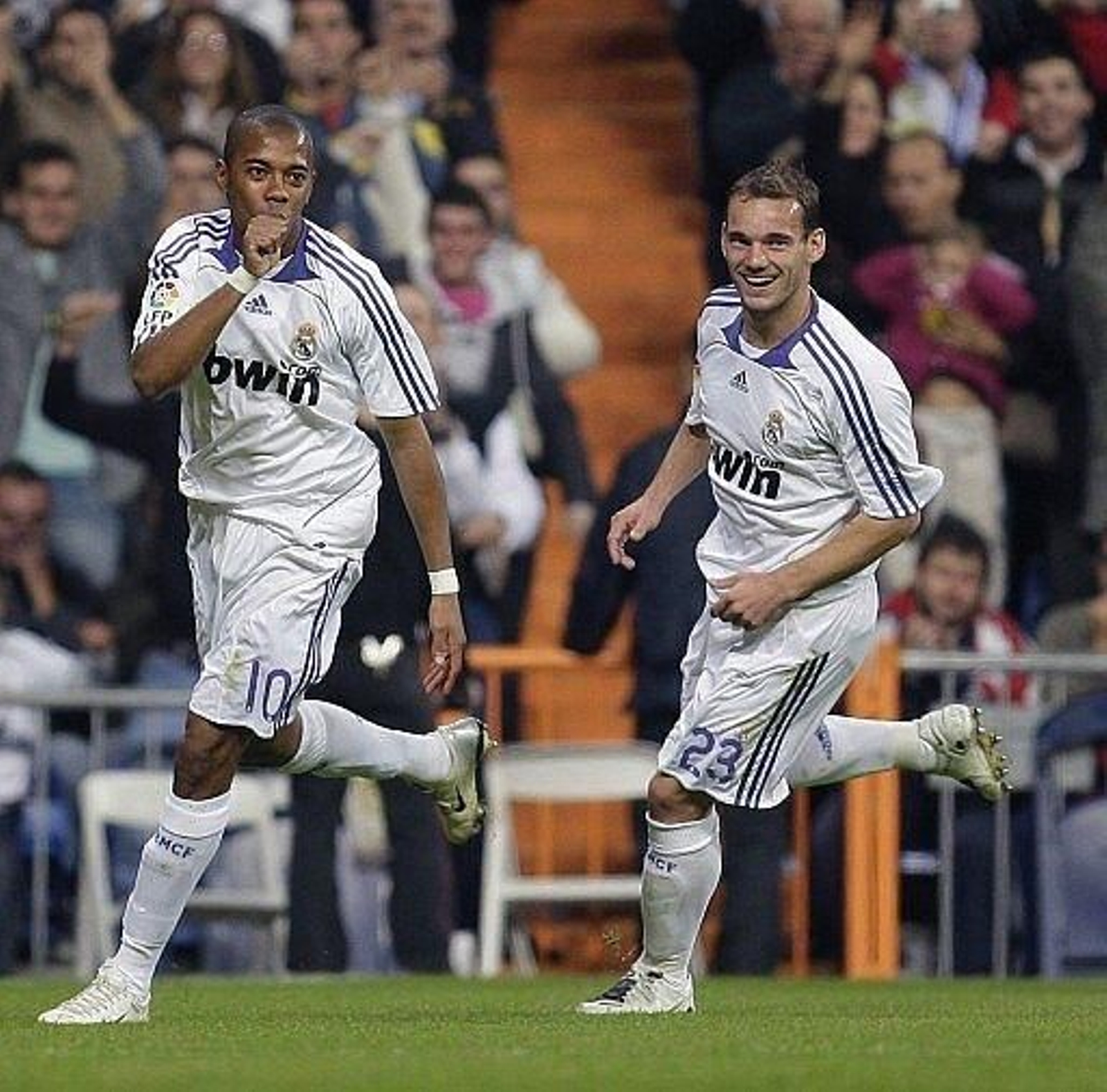 Robinho y Sneijder