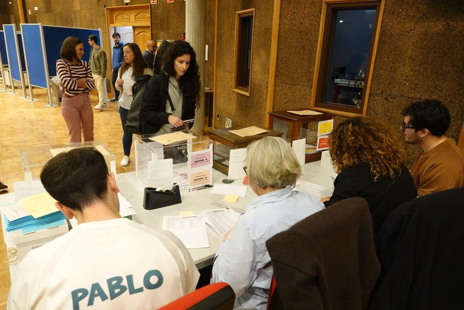 Galería | La Universidad de Vigo vota a su nuevo rector