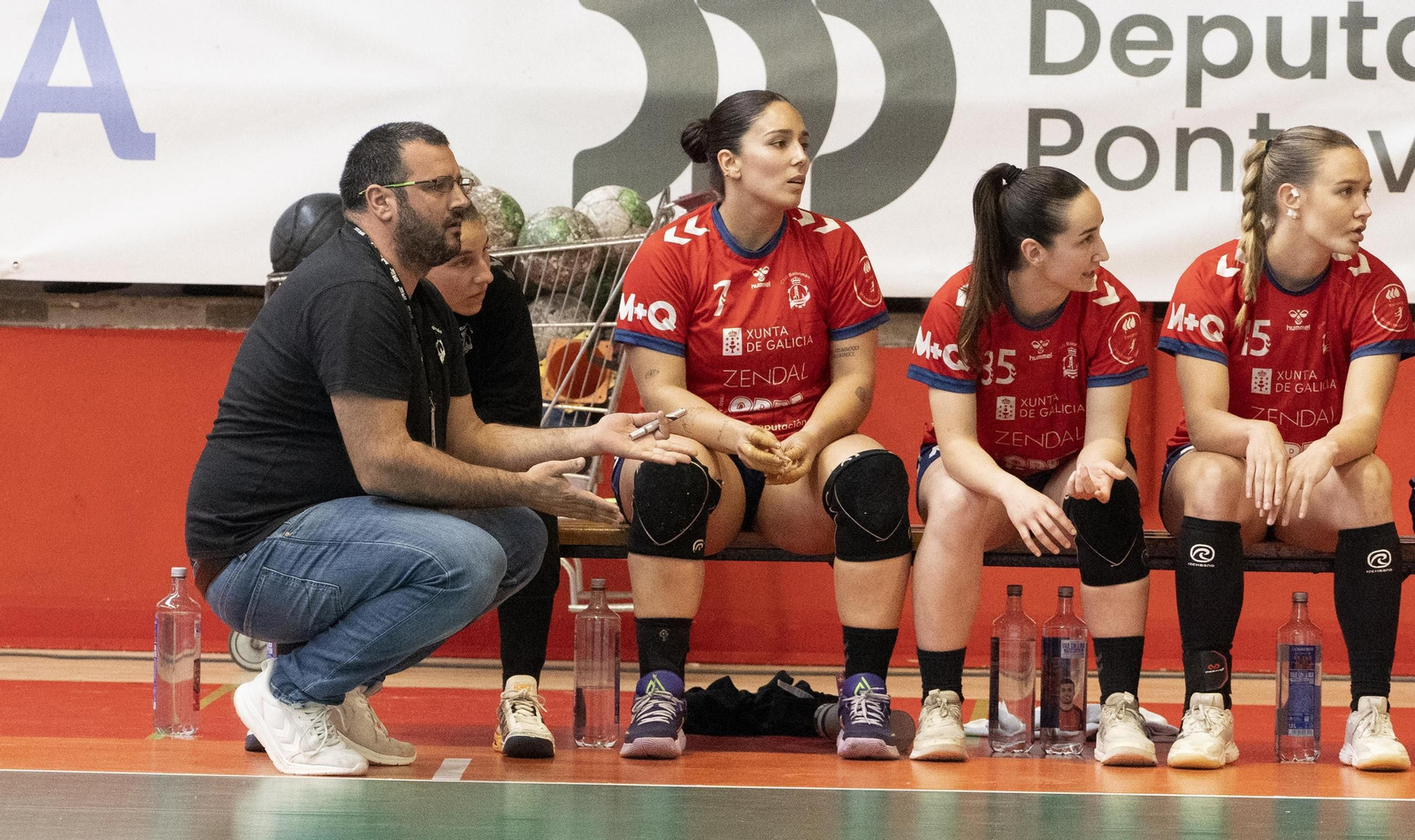 Galería | Porriño y Guardés se miden en el derbi femenino