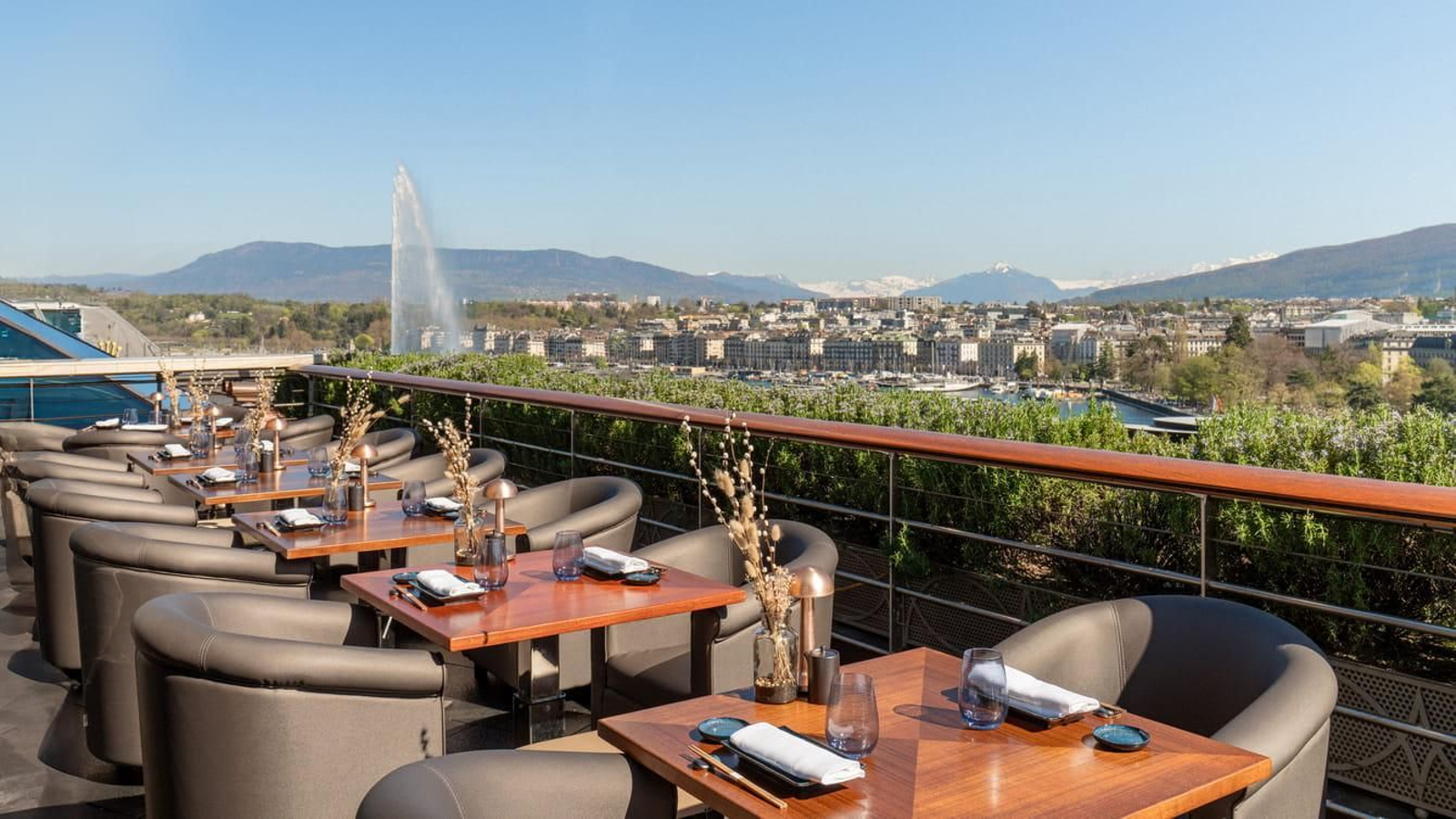 Un restaurante en una azotea en Ginebra