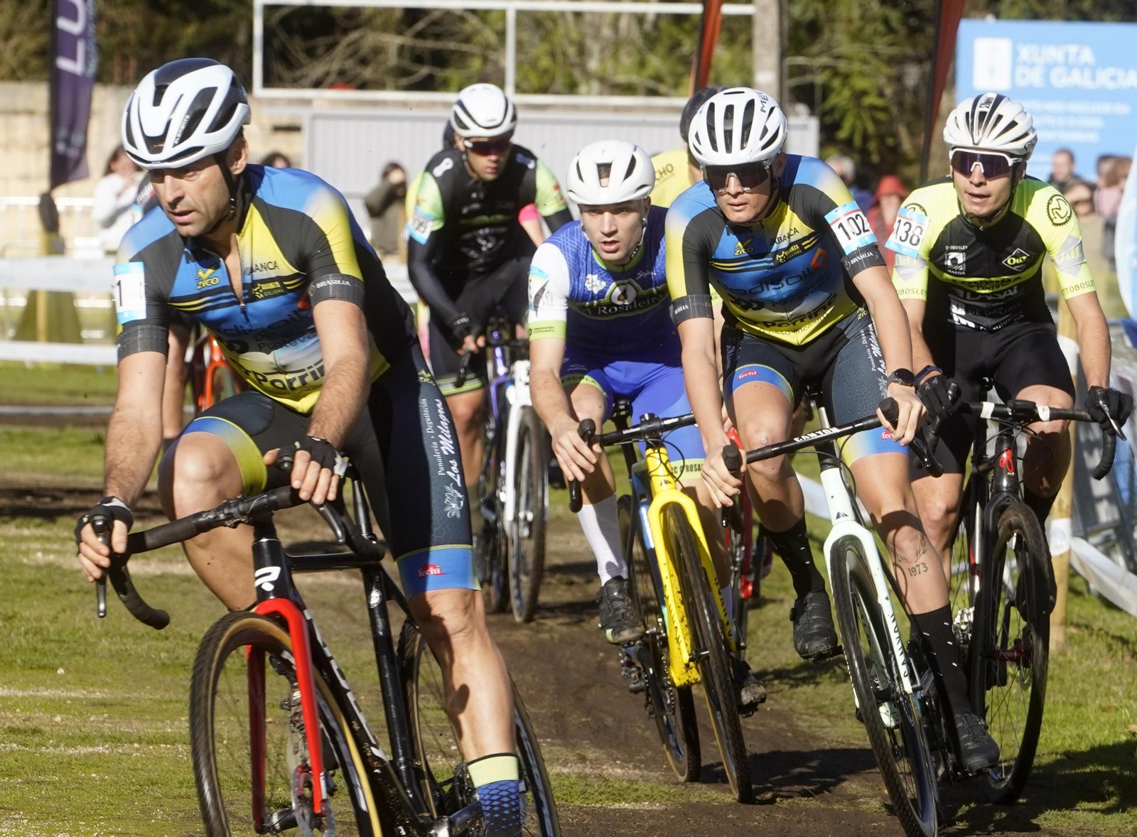 Galería | El ciclocross toma Ponteareas con más de 200 participantes