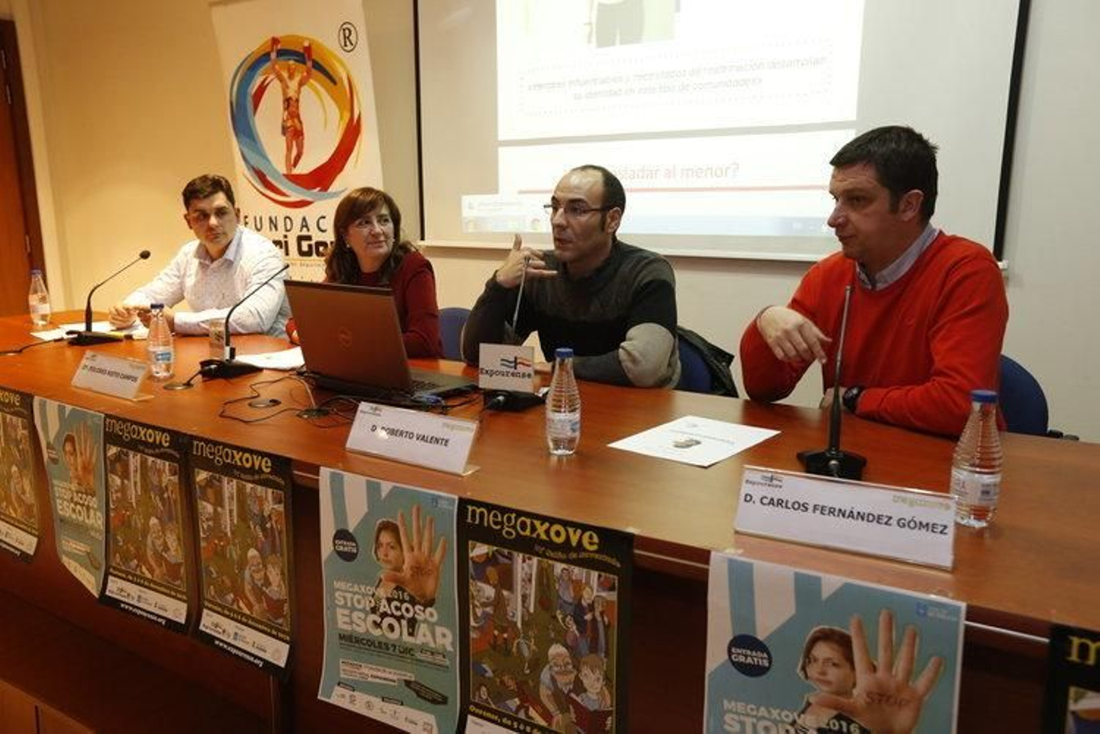Cipri Gomes, Dolores Nieto, Roberto Valente y Carlos Fernández fueron los ponentes de la mesa redonda.