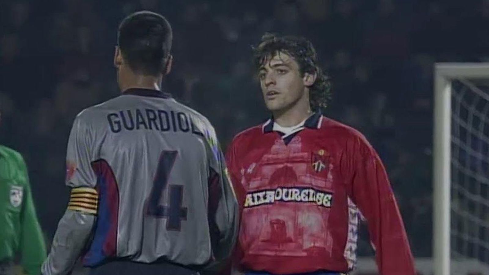 En enero del 2000 O Couto acogió uno de los partidos más recordados de su historia, entre el CD Ourense y el FC Barcelona en Copa del Rey (captura de la retransmisión de TV).