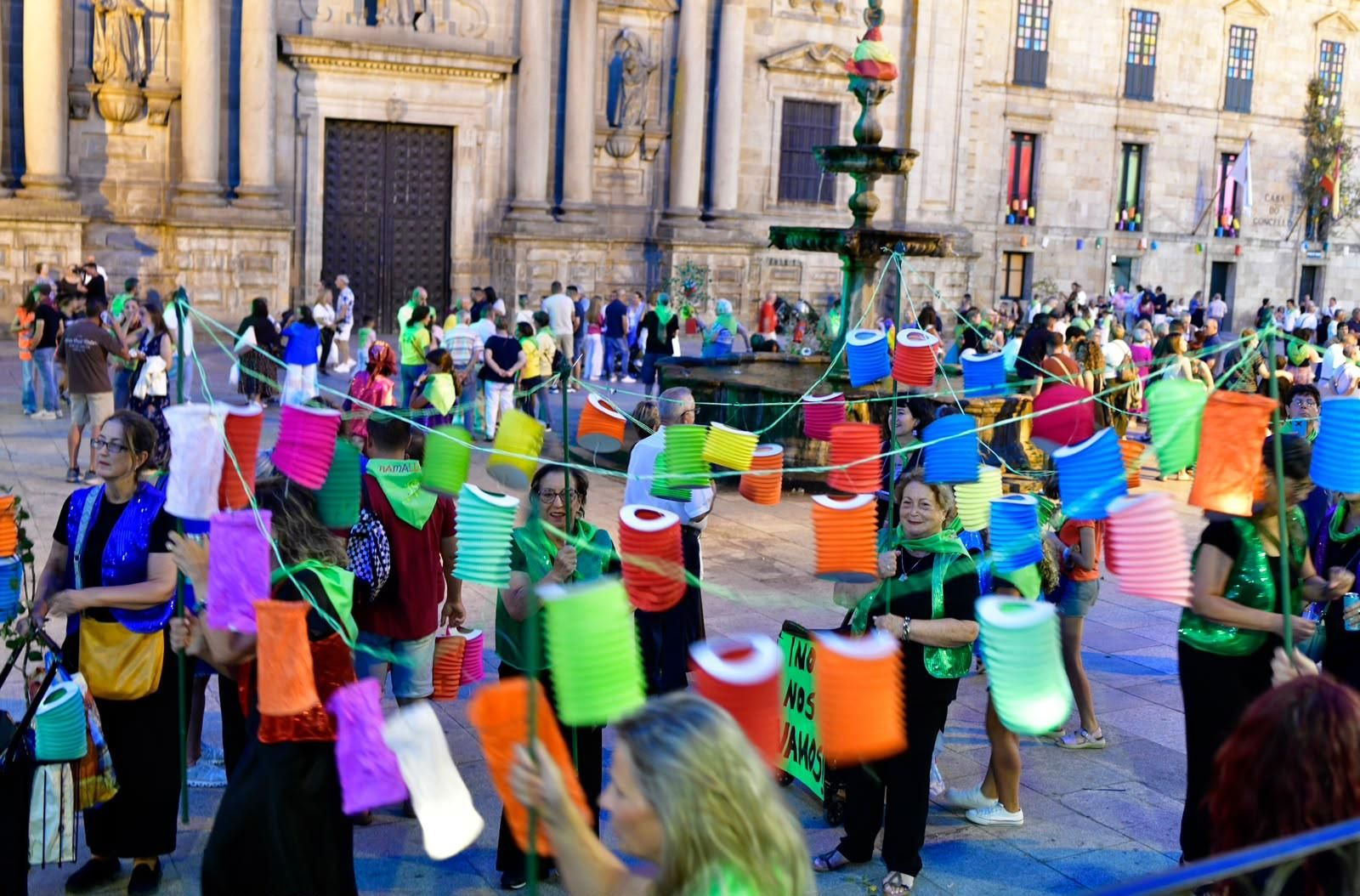 Galería | Celanova vuelve a disfrutar bajo la luz de los faroles durante A Ramallosa
