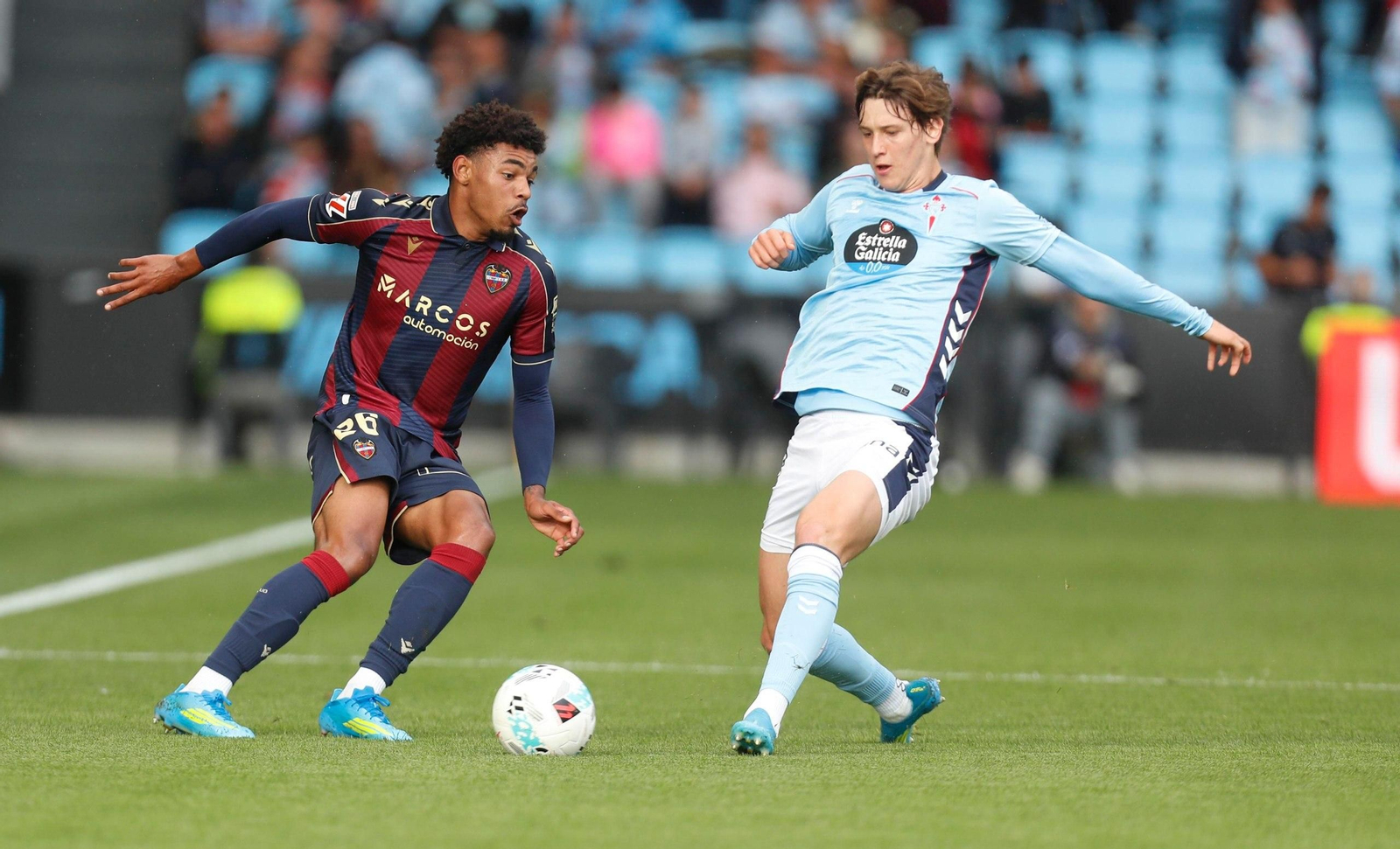 Galería | El Celta cae en casa ante el Levante