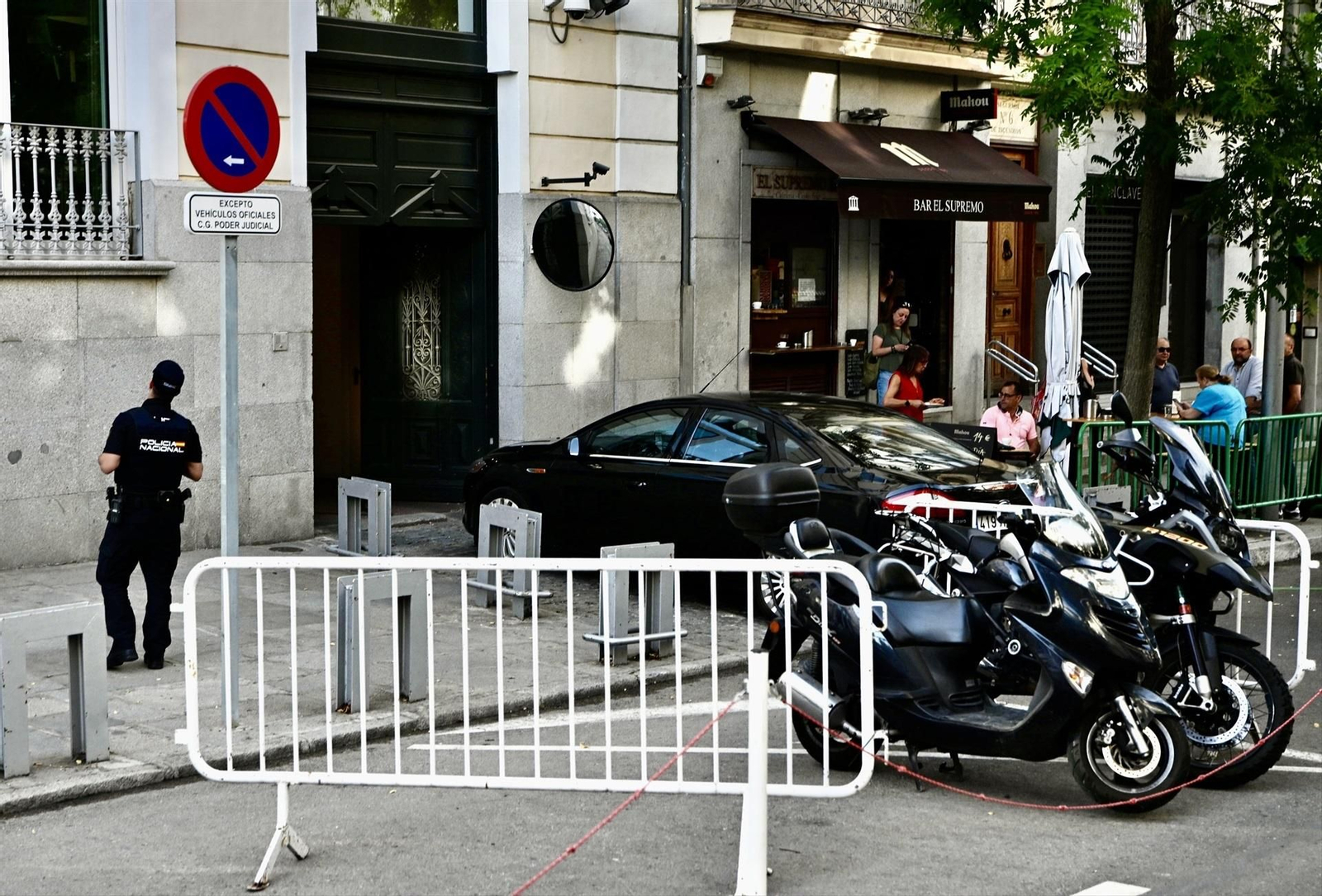 Un coche a su llegada a la sede del Consejo General del Poder Judicial (CGPJ), a 22 de junio de 2026, en Madrid (España).