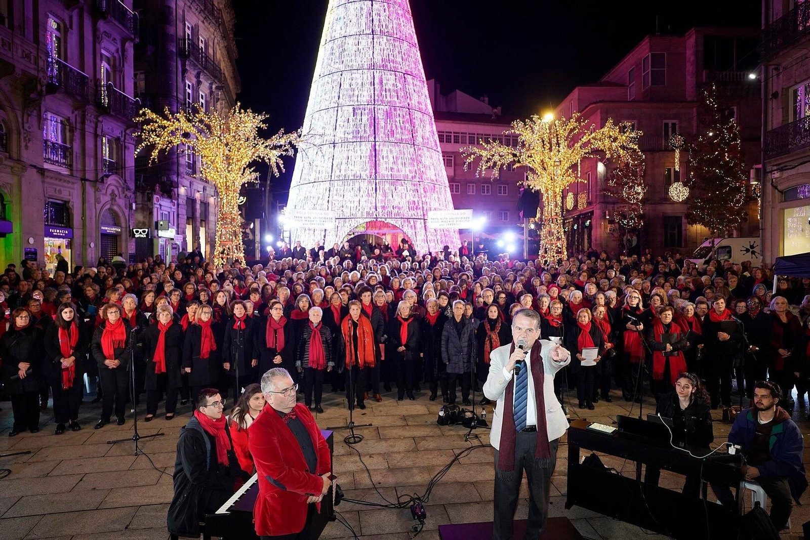 Abel Caballero en el concierto protesta de Acopovi.