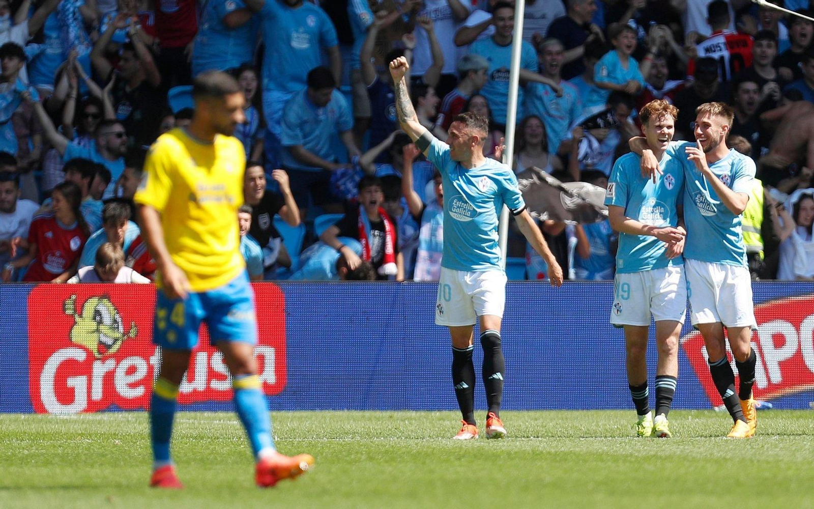 Puño en alto de Aspas.