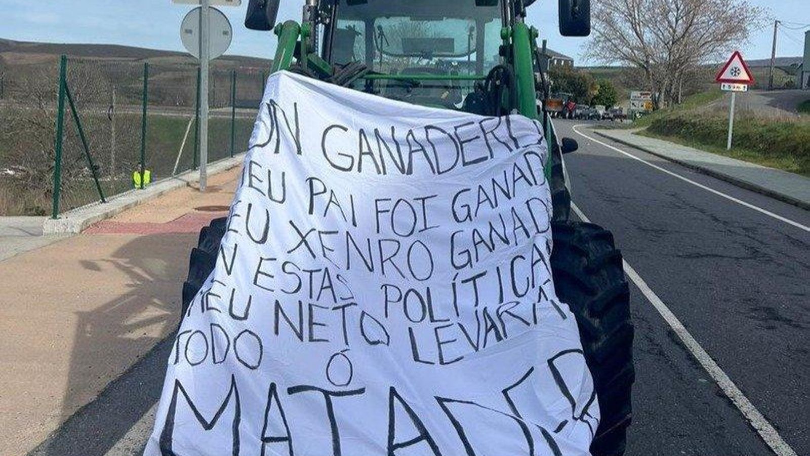 "Son gandeiro. Meu pai foi gandeiro. Meu xenro é gandeiro. E con estas políticas, meu neto levará todo ao matadeiro".