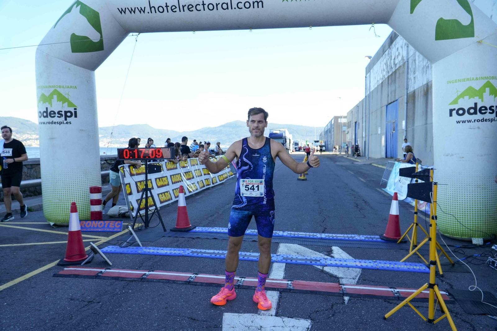 Galería | El puerto pesquero de Vigo acoge hasta cinco carreras organizadas por Carlos Adán