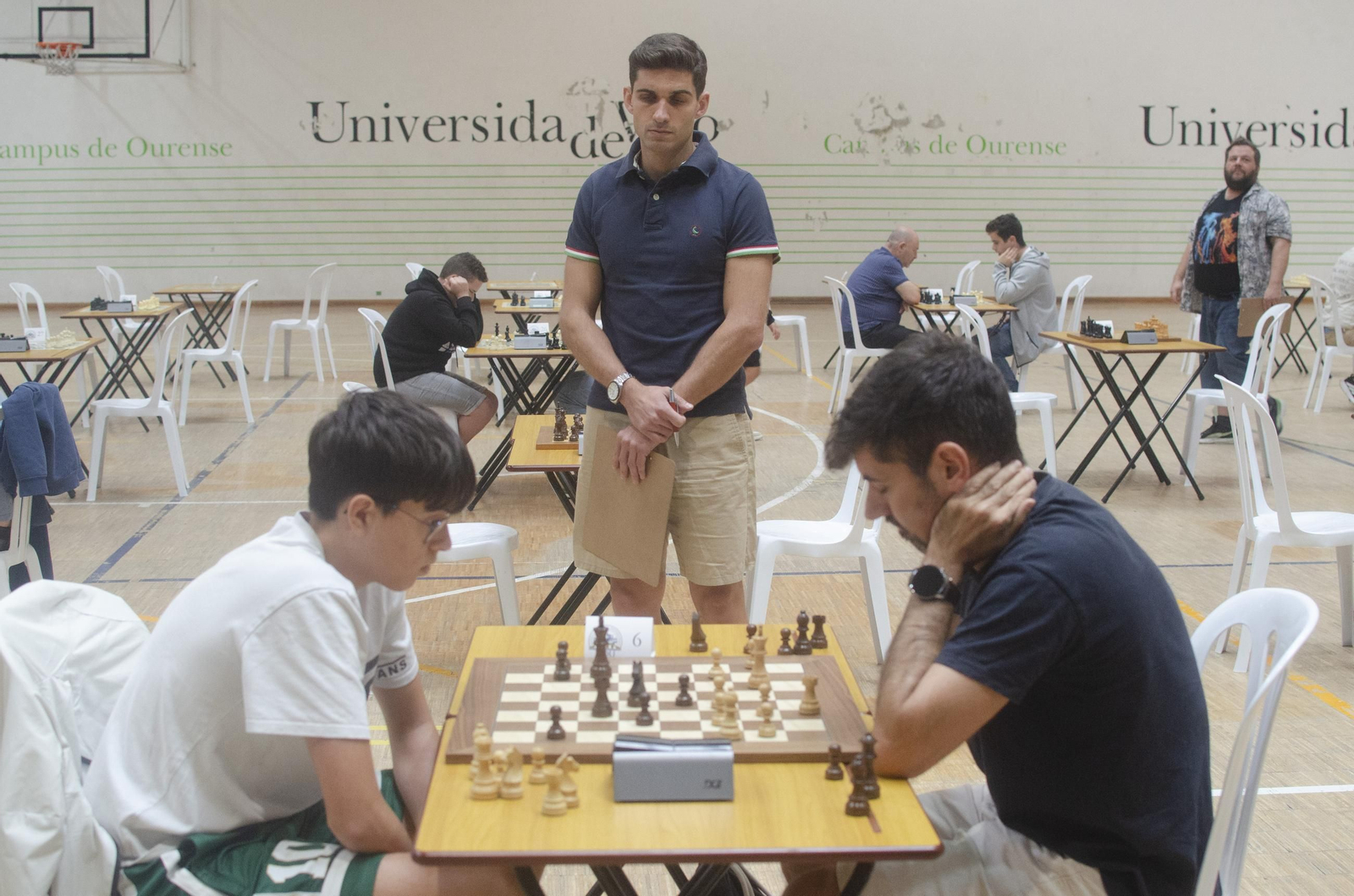 Galería | Lóstreo vive un torneo solidario y rápido de ajedrez