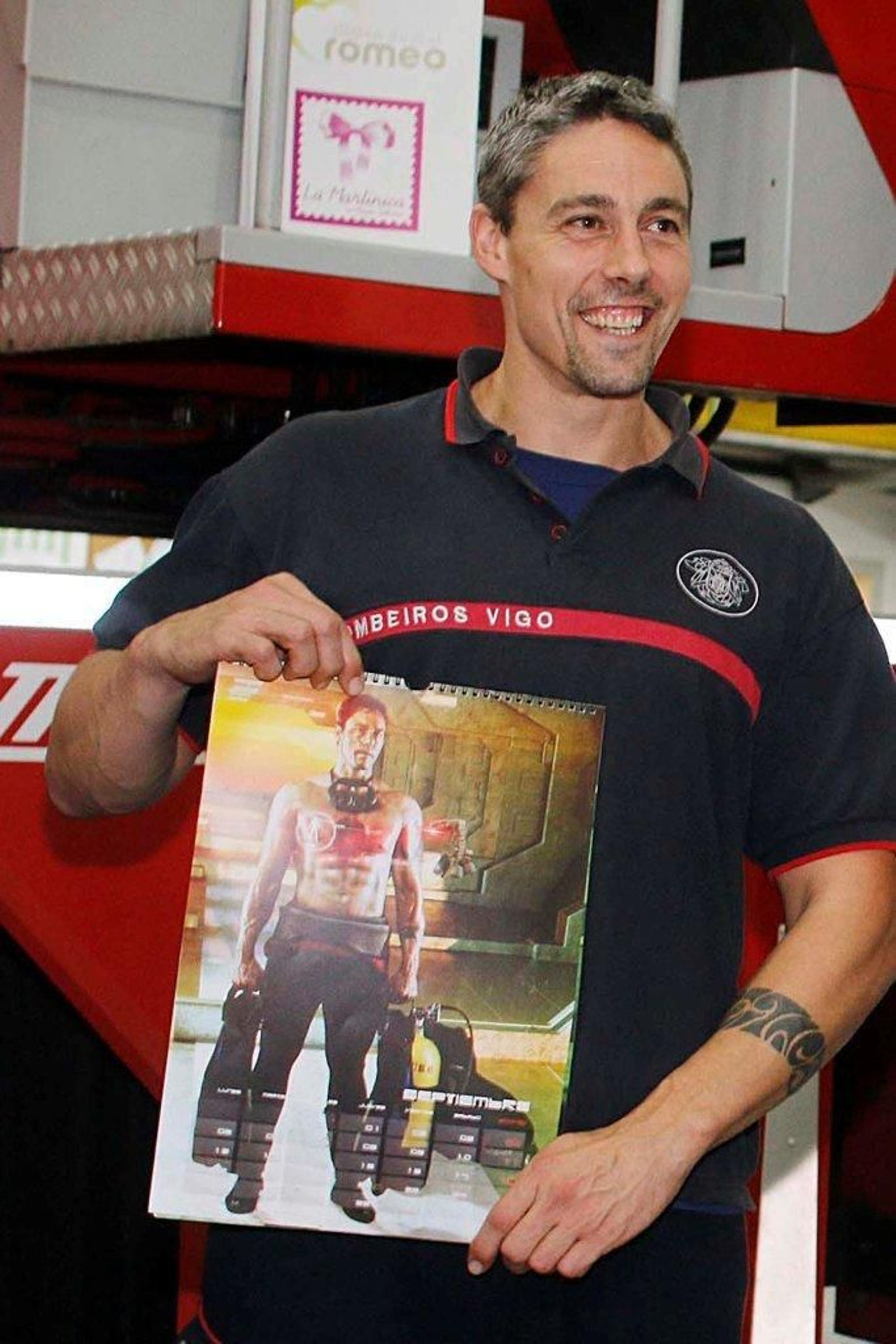 Calendario solidario de los bomberos de Vigo Foto JV Landín 04