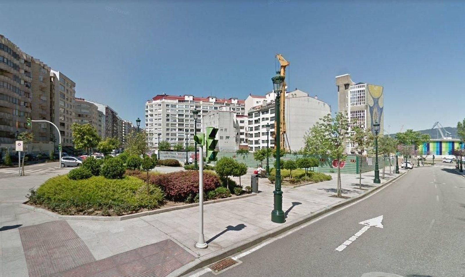 Las dos parcelas hoy vacías entre Rosalía de Castor y Miragaia acogerán el edificio de nueve plantas y 73 viviendas.