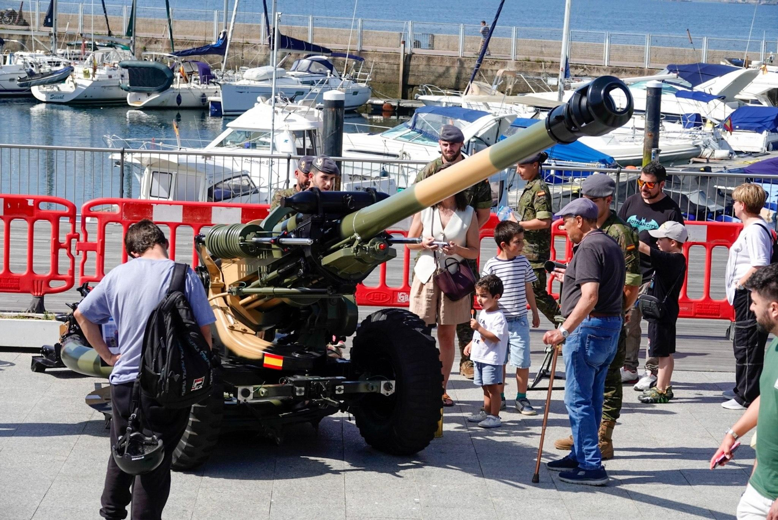 Galería | Comienza la programación del Día de las Fuerzas Armadas en Vigo