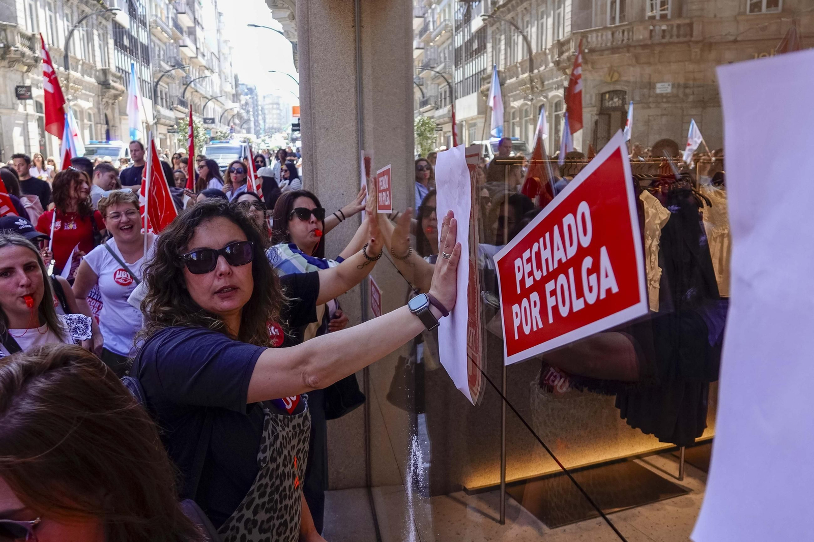 La huelga cierra las tiendas de las grandes cadenas