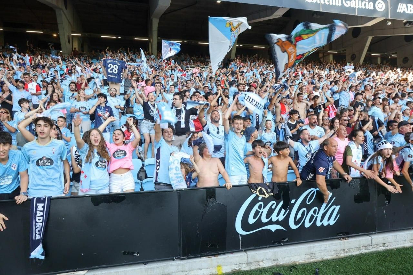 Galería | El Celta Fortuna golea a la Ponferradina y sube a Segunda División