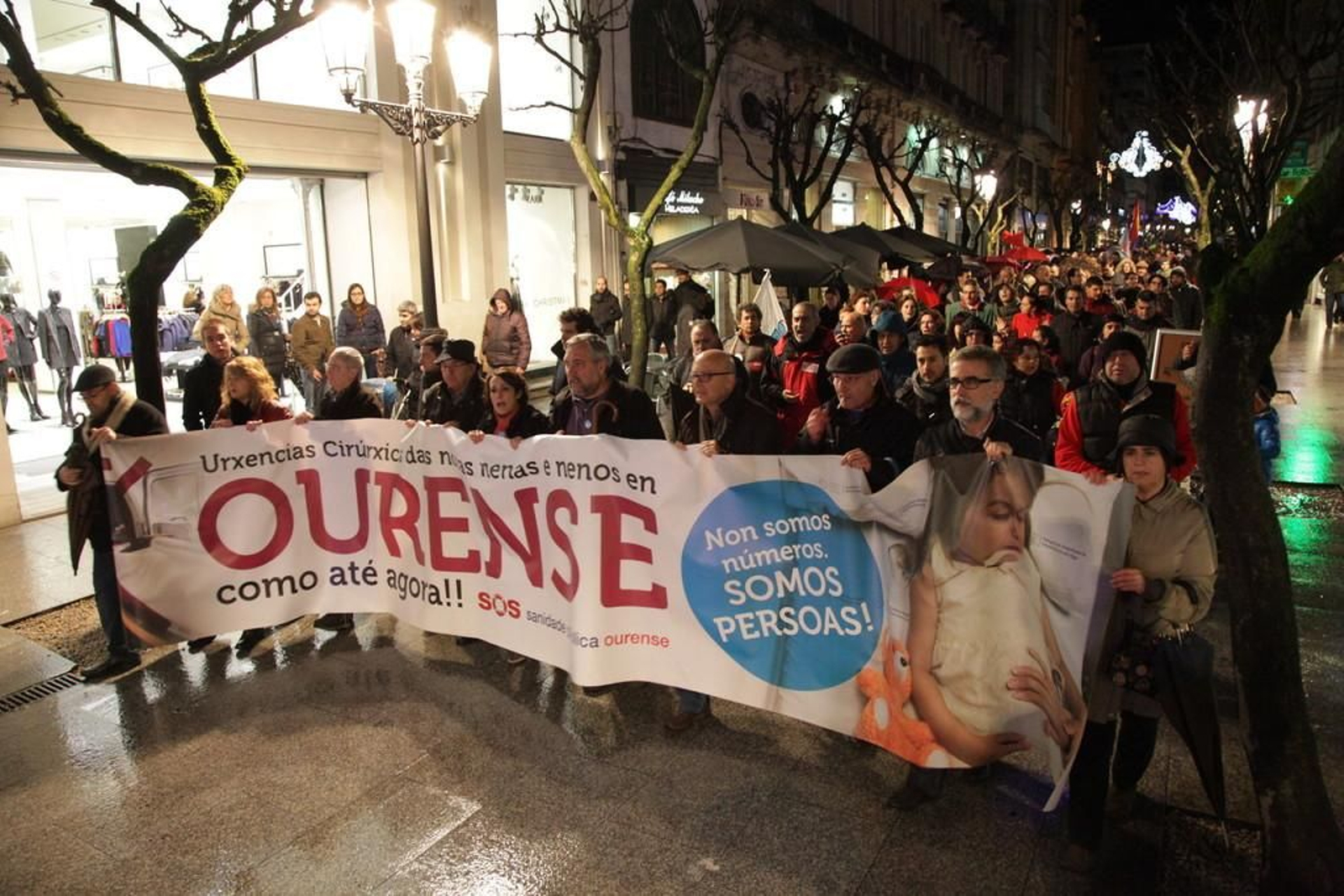 La supresión de cirugía pediátrica lleva meses levantando las quejas ciudadanas contra la xunta (JOSÉ PAZ)