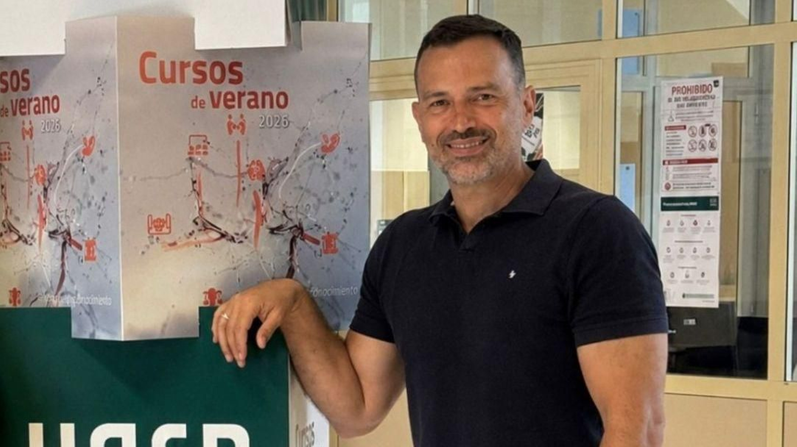 Rafael Cotelo Pazos dirige el departamento de Extensión Universitaria.
