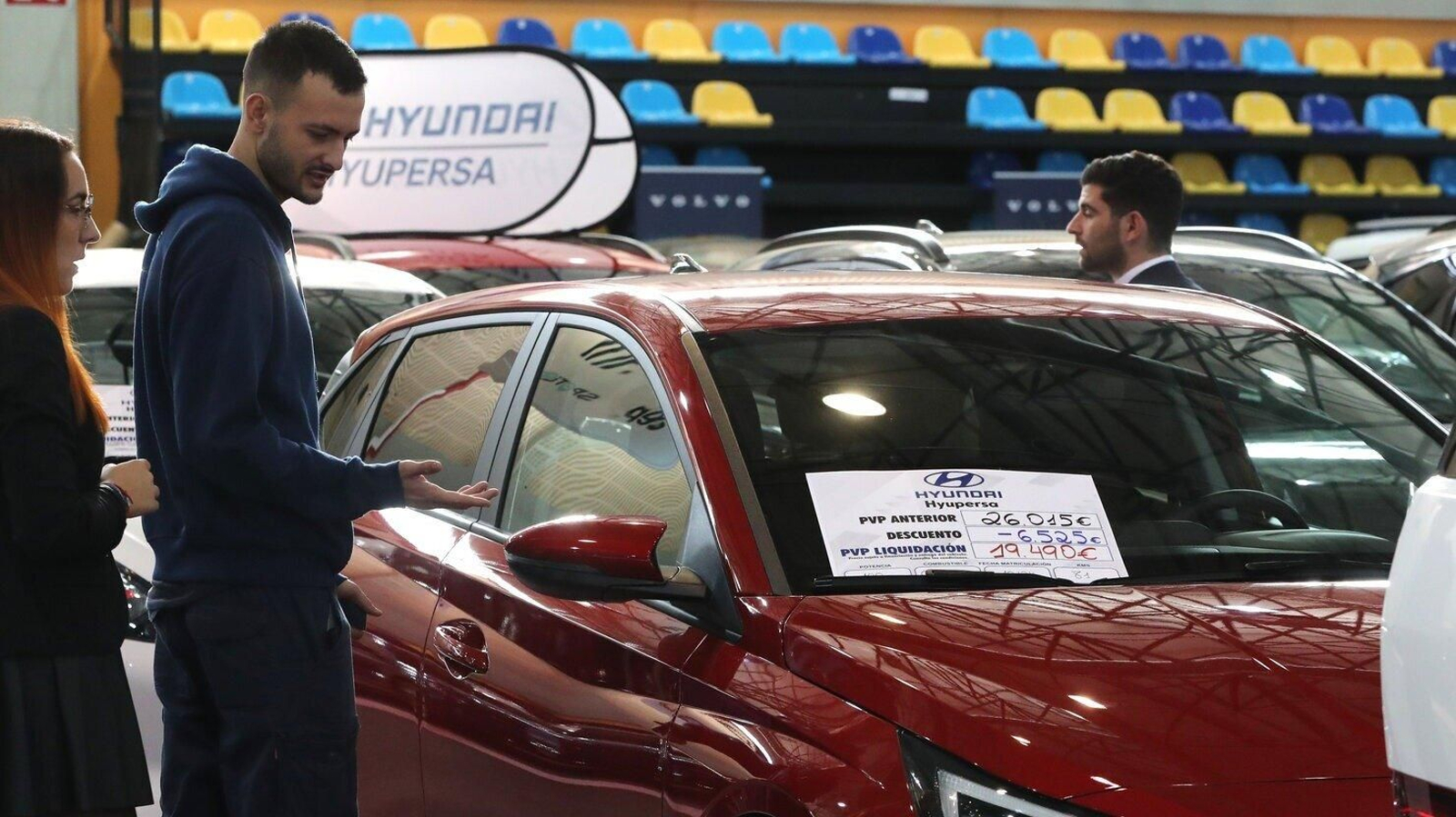 Feria de coches de ocasión en Expourense a 22 de noviembre de 2024.