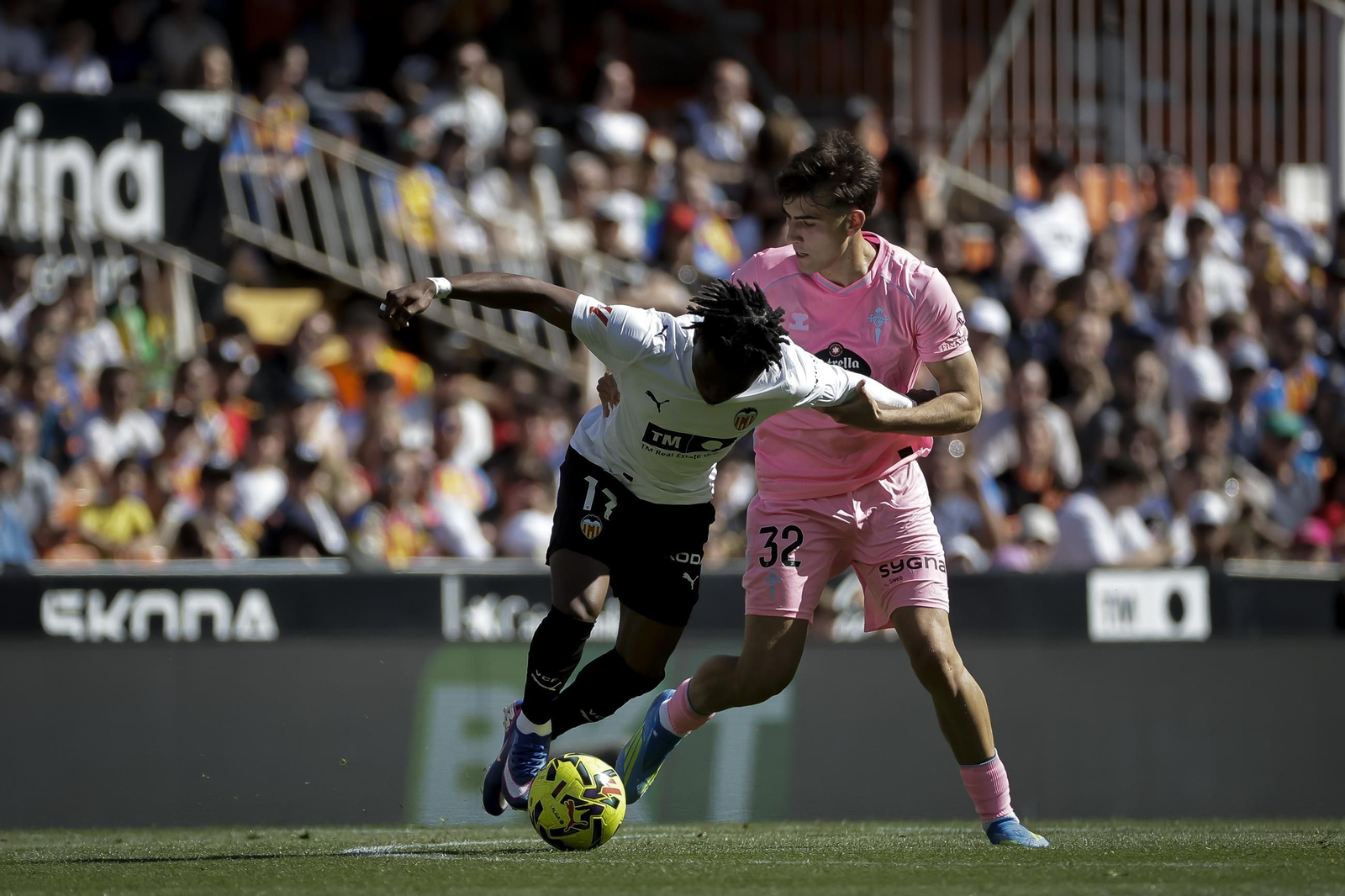 Galería | El Celta firma la victoria en Mestalla