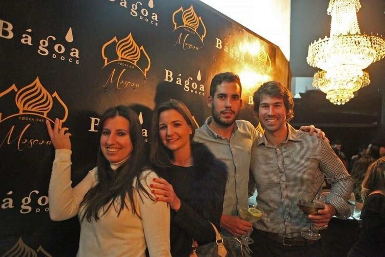 12.12.14.OURENSE.C.LUNA.INAGURACION.VODKA.BAR.MOSCOU.alba.gemma.dani.miguel.