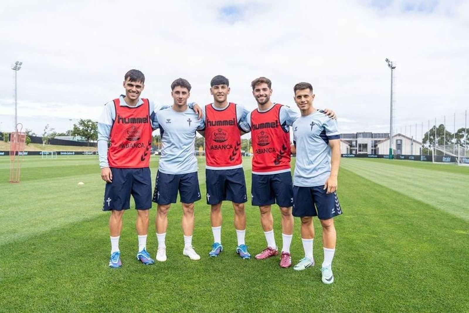 Miguel Román, Pablo Durán, Yoel Lago, Javi Rueda y Alfon González, ayer con el primer equipo.