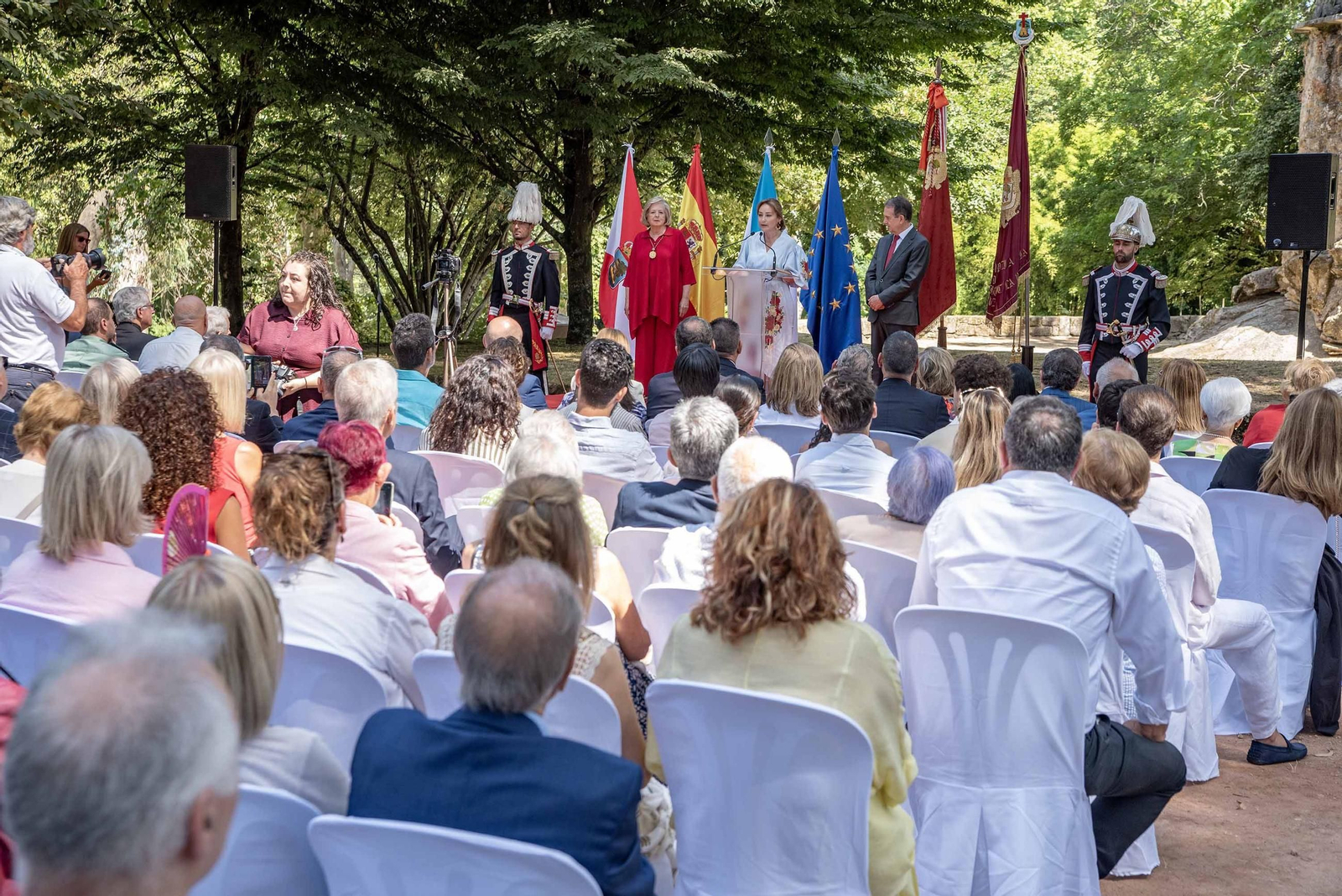 Galería | Vigo vive el pregón y el descendimiento del Cristo da Victoria