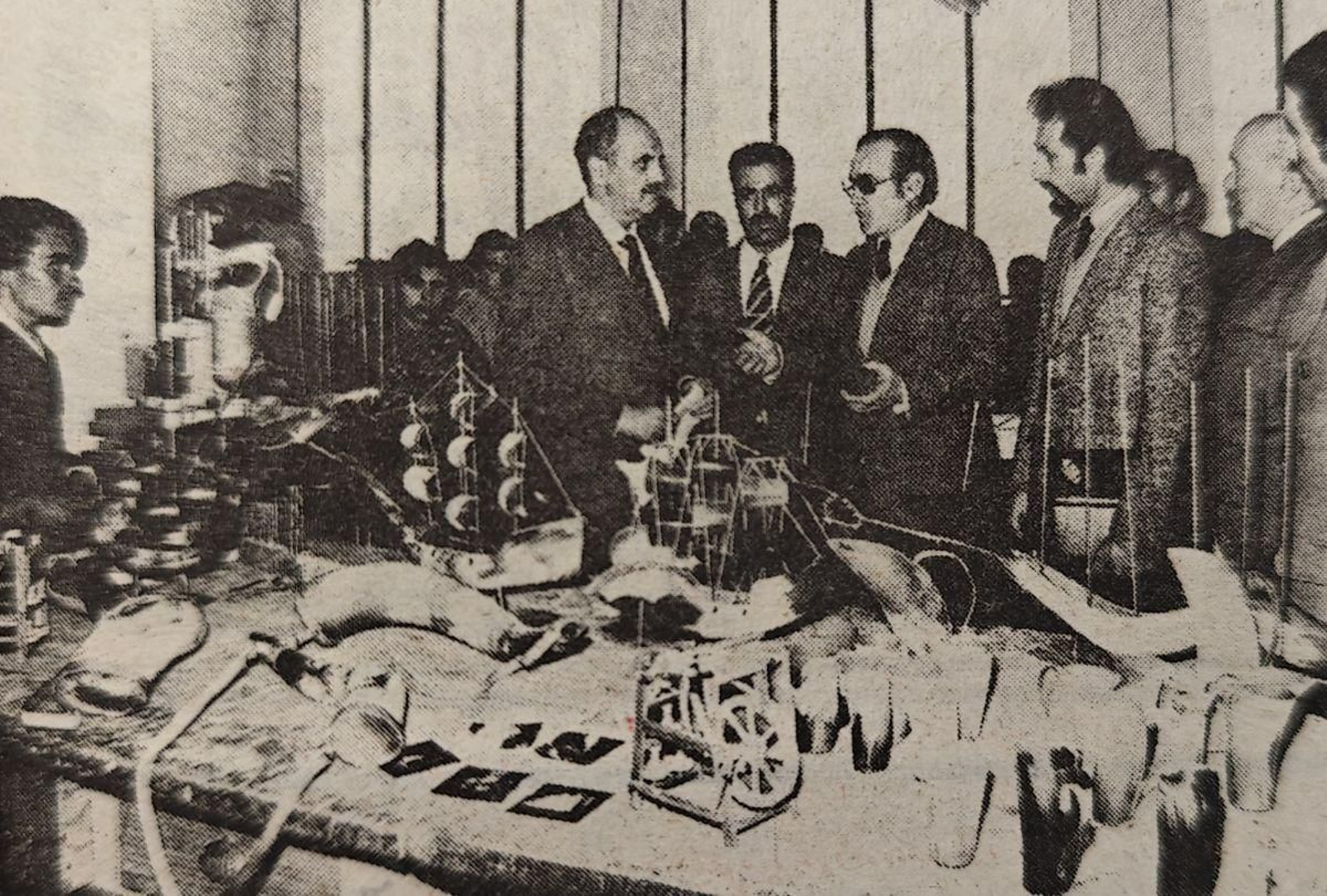 Momento de la entrega del cheque.