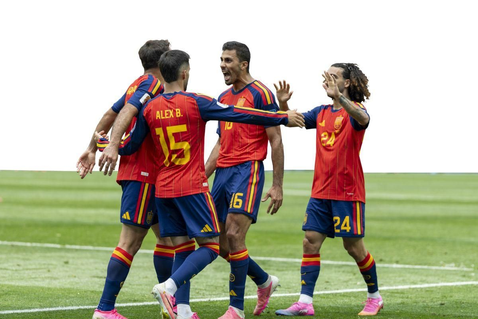 Varios jugadores de la selección española celebran uno de los goles marcados ante Austria en la anterior eliminadoria del Mundial.