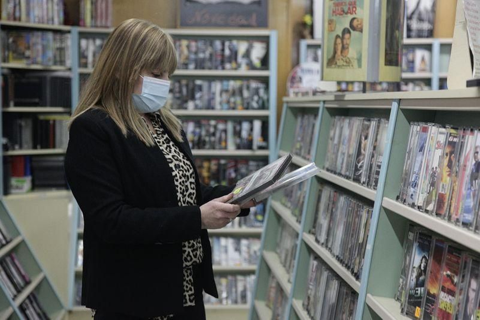 Mari Fernández, gerente del Vitels, en el número 34 de las galerías de O Couto (MIGUEL ÁNGEL).