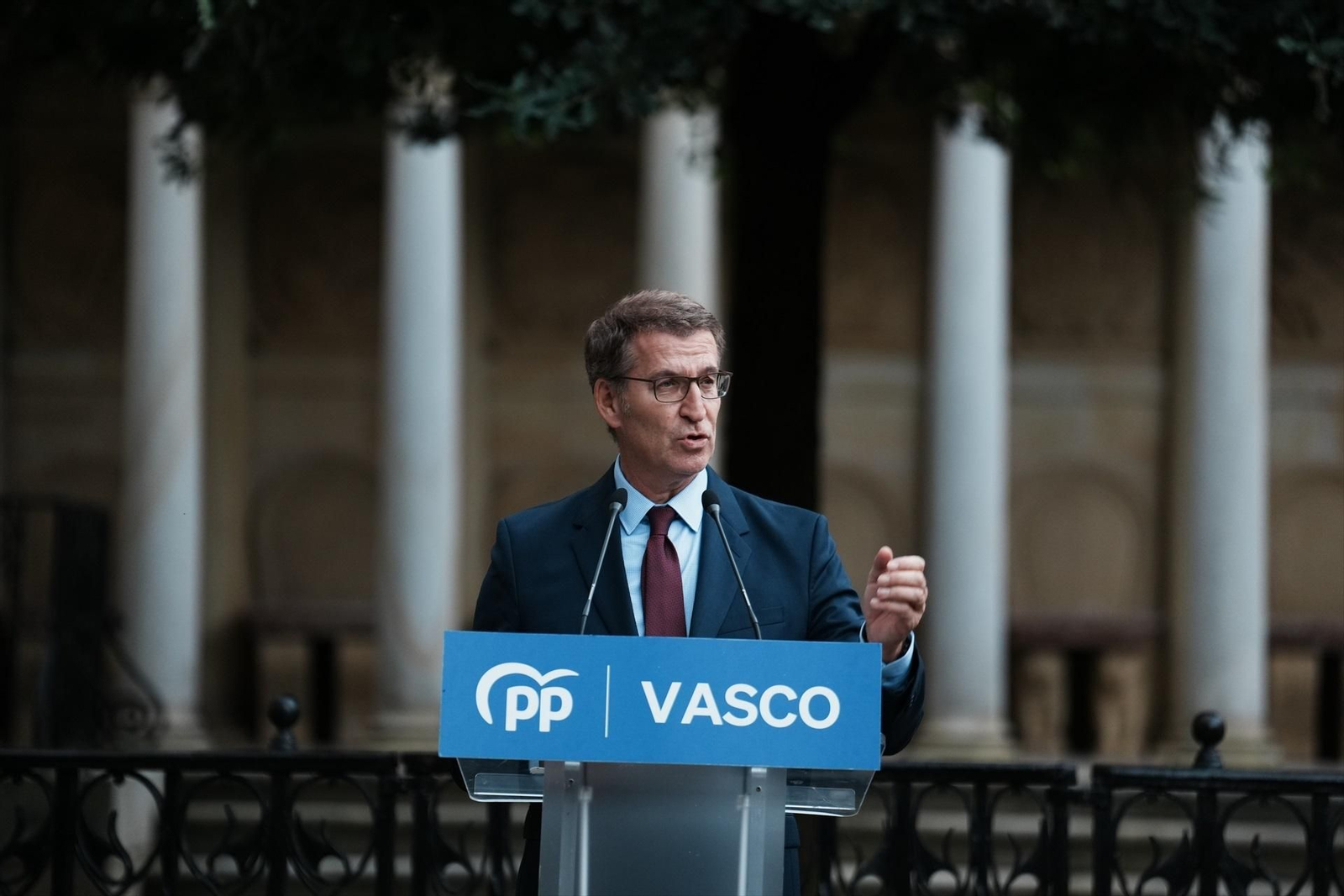 El presidente del PP, Alberto Núñez Feijóo, ayer durante un acto de homenaje del PP vasco al Estatuto de Gernika. // Europa press