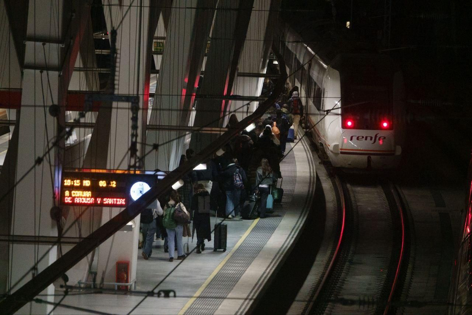 Galería | Los trenes de Vigo recuperan la normalidad