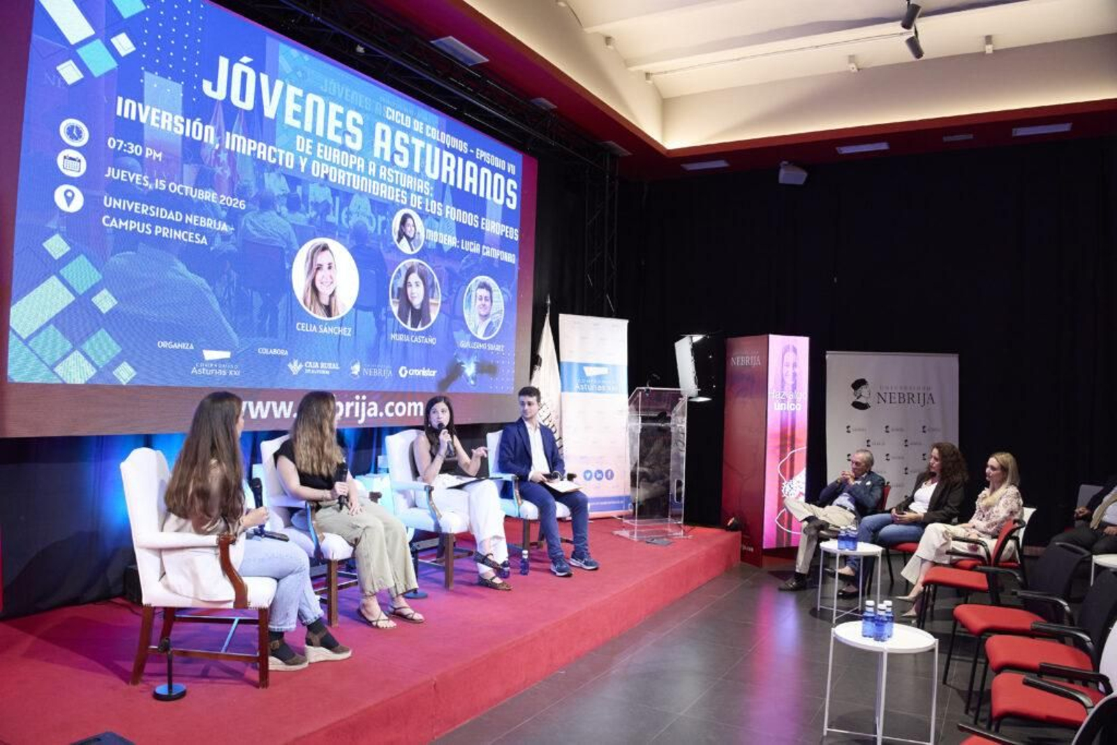 Los jóvenes participantes en los coloquios